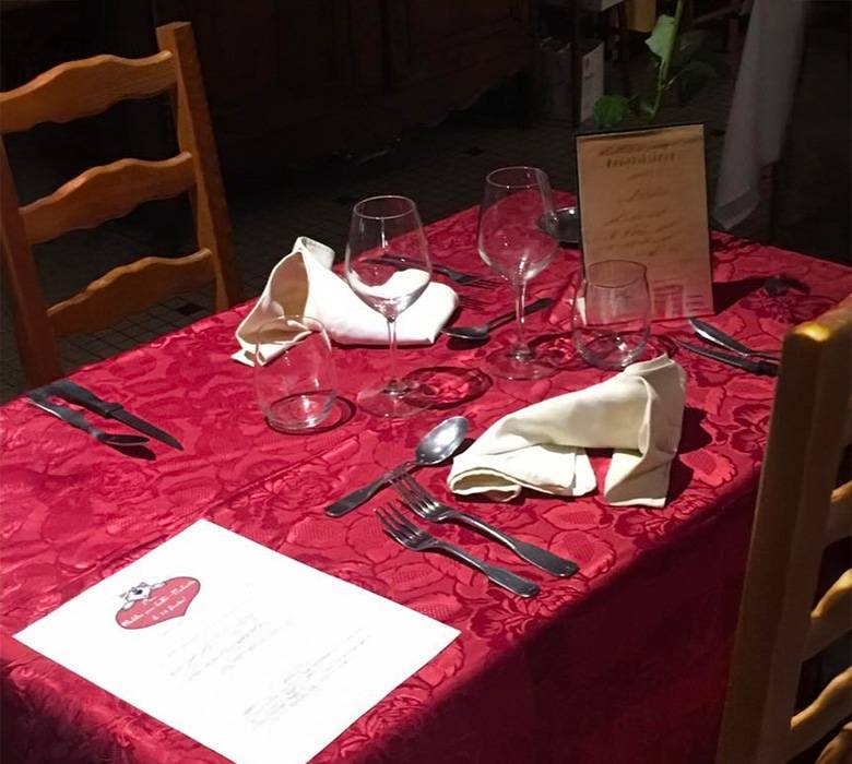 Le restaurant - Les Trois Fleurs - restaurant LIMALONGES - civray restaurant